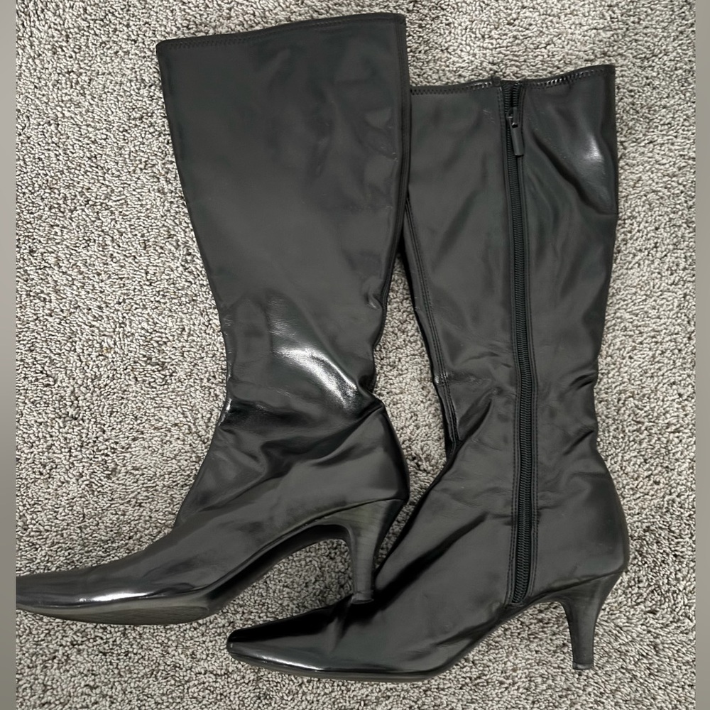Sleek Black Heeled Boots
